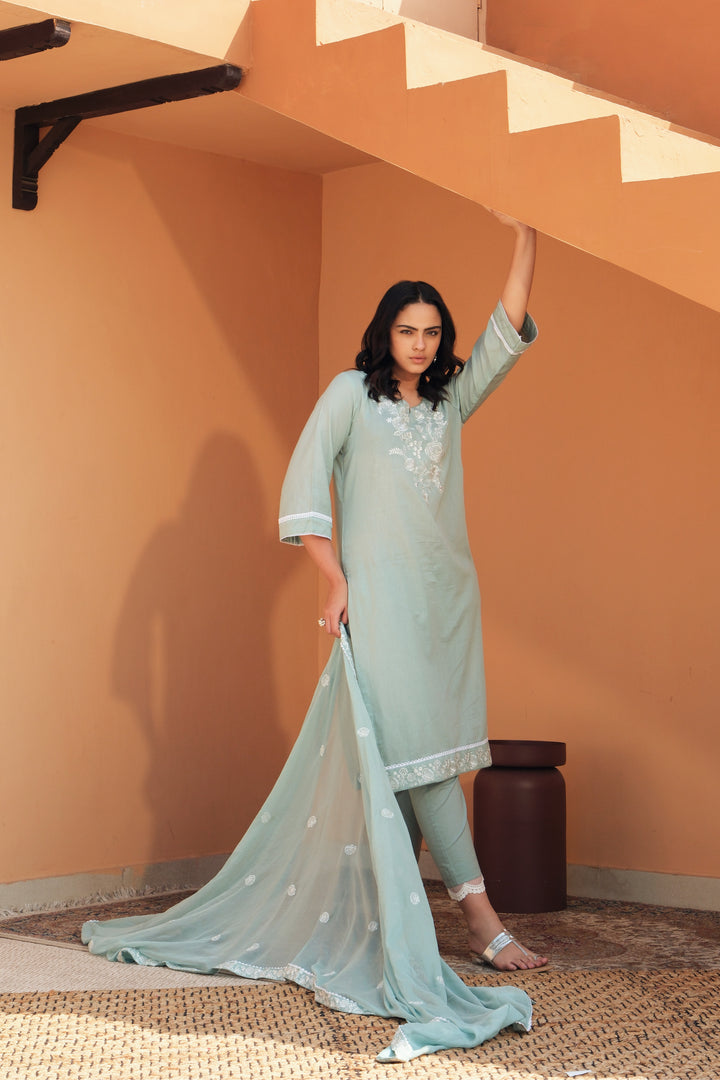 Parizaad - Embroidered Cotton Dupatta Set