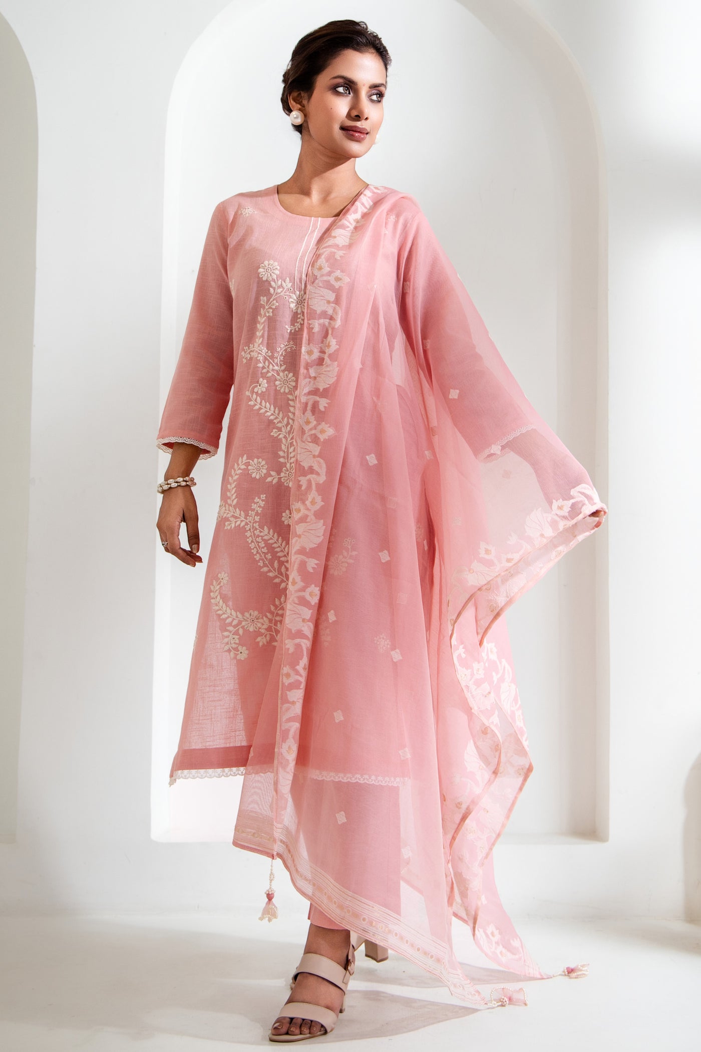 Saba- Embroidered Cotton Linen Set