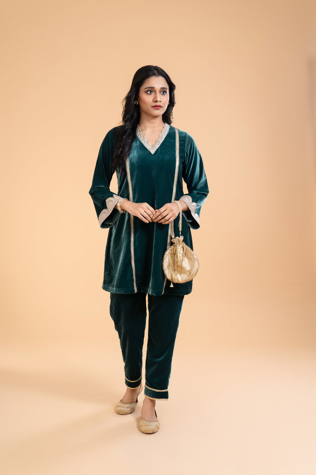 Aariza - Emerald Elegance Kurta Set, exquisite embroidery