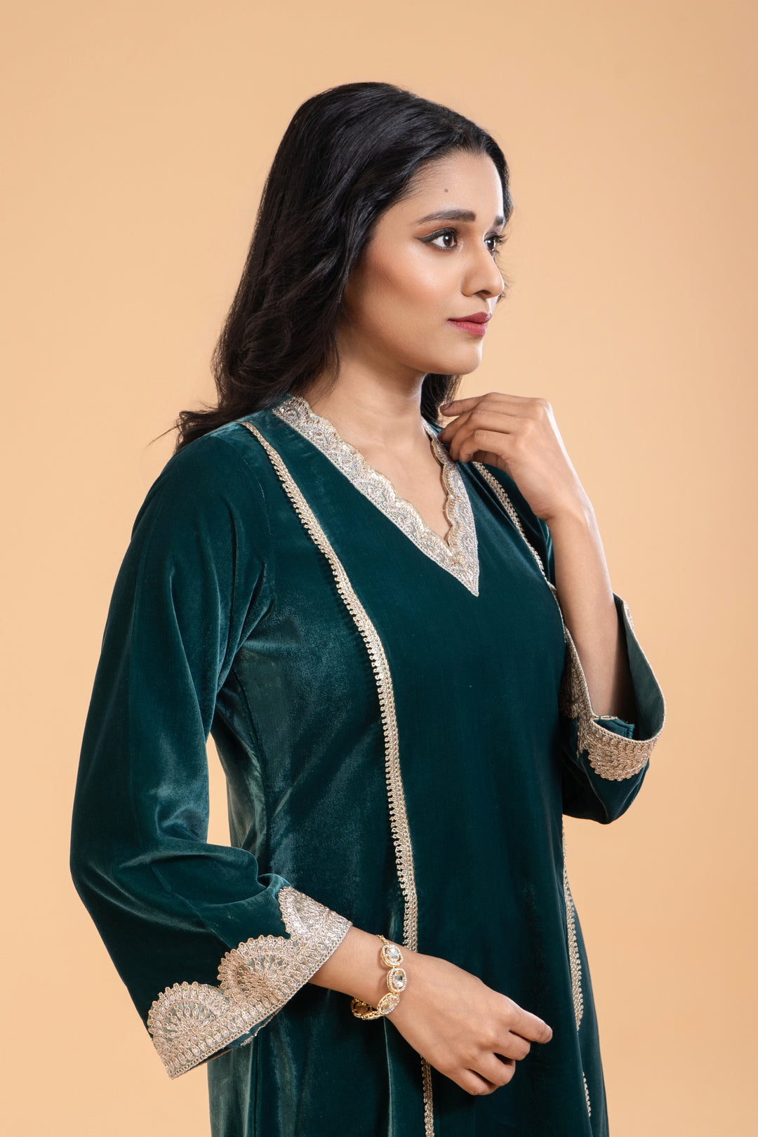 Aariza - Emerald Elegance Kurta Set, exquisite embroidery