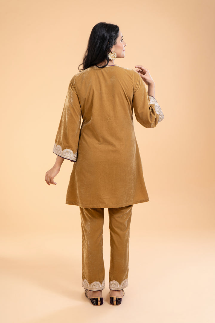 Ruqsar – Mustard Gold Velvet Kurta Set